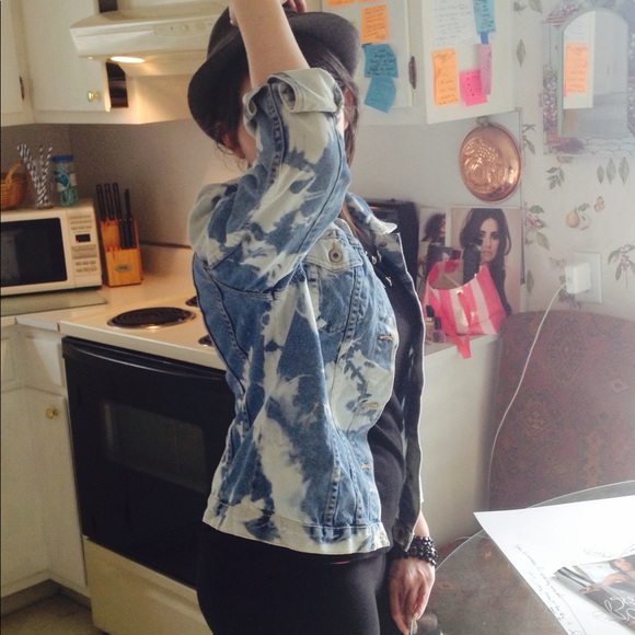 Light Blue Cloud Wash Denim Jean Jacket! - Picture 10 of 10